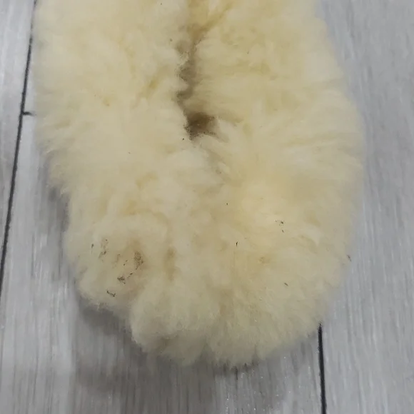 3/$45 NWOT Kids handmade moccasin slippers (size EU 26) - Picture 6 of 6